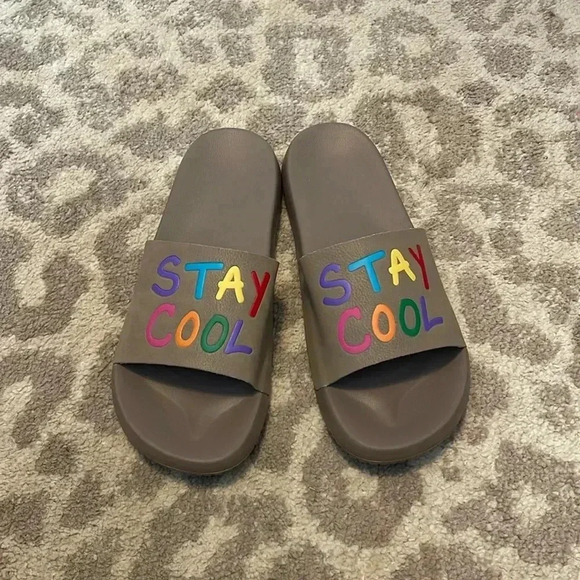Stay Cool Men’s Slides NWOT Size 9 - Picture 1 of 3